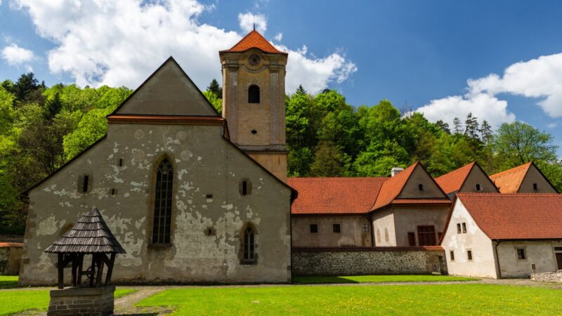 Świętokrzyskie uzdrowiska: historia i oferta dla turystów